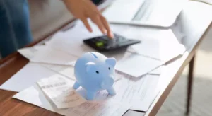 ¿Qué son los pagos mensuales o regulares de una deuda?